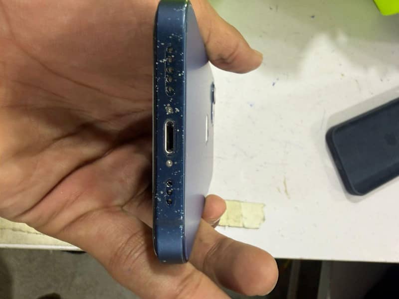 Apple iPhone 12 1