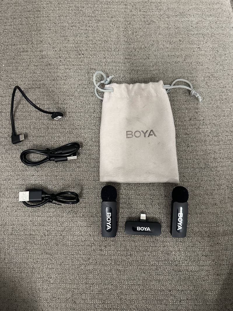 BOYA Wireless Lavalier Microphone Set. 0
