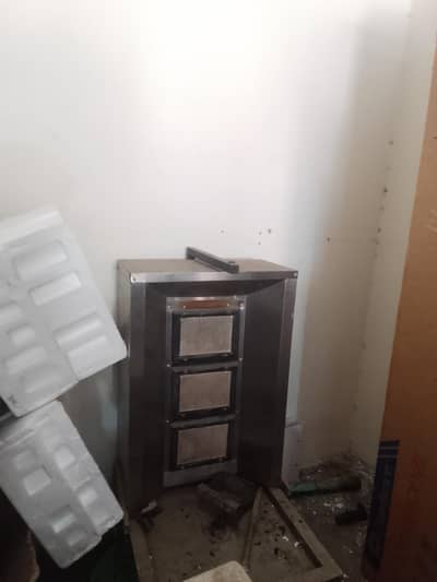 shahwarma heater and table