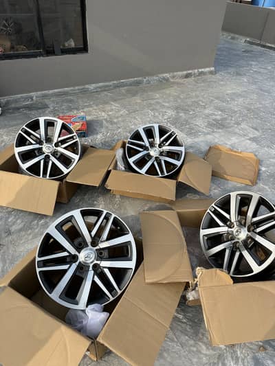 Toyota fortuner orignal alloy rims