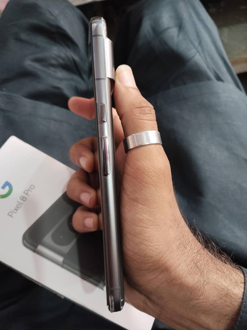 Google Pixel 8 Pro 2