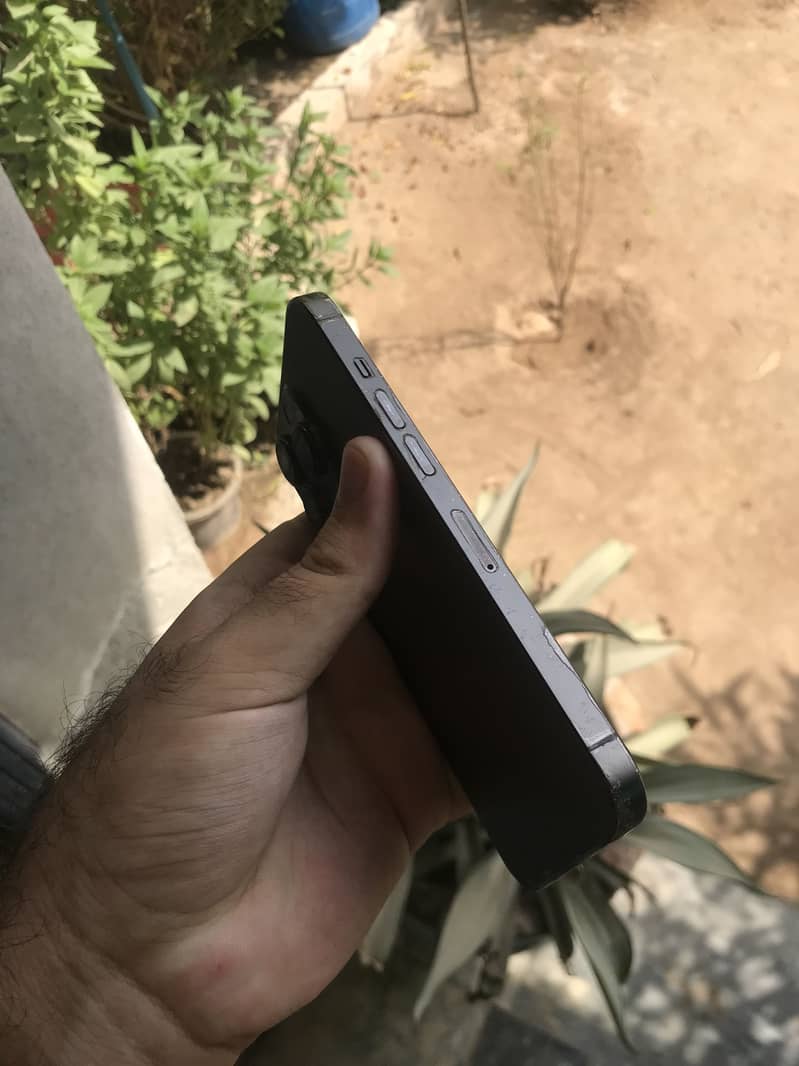 Apple iPhone 13 Pro 2