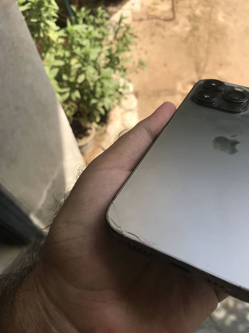 Apple iPhone 13 Pro 6