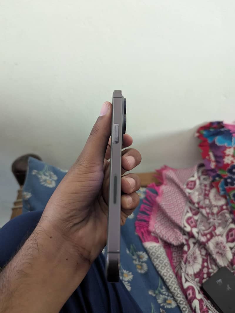 Apple iPhone 14 Pro Max 4
