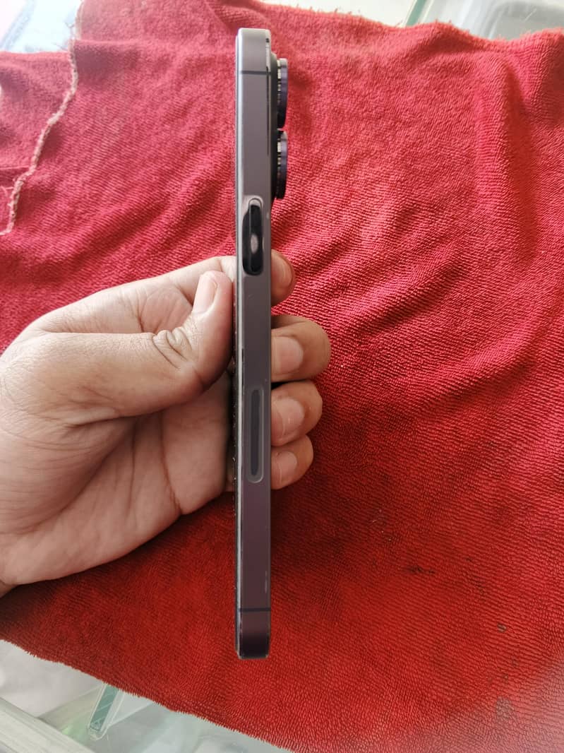 Apple iPhone 14 Pro Max 1