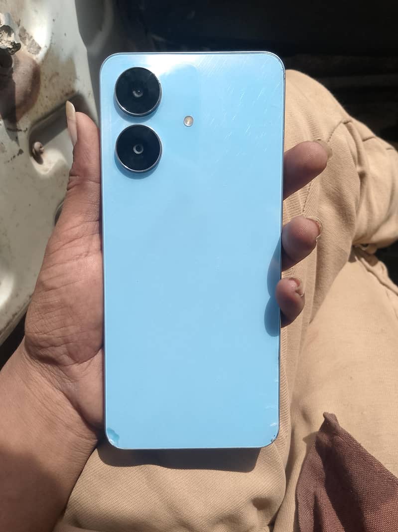 Realme Note 60 4