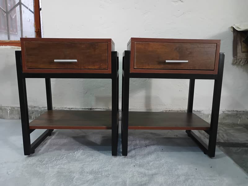 Side Tables 0
