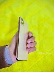 Apple iPhone 11 Pro Max 4