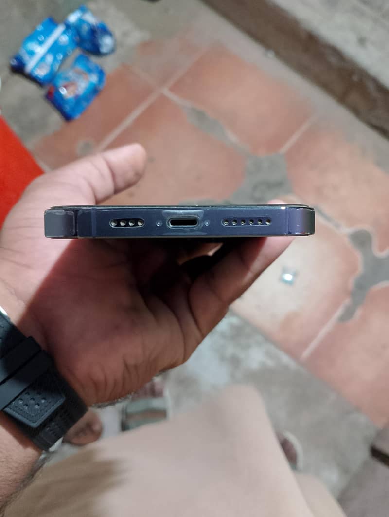 Apple iPhone 14 Pro Max 1