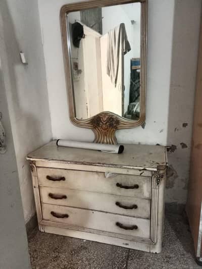 double bed , 2 side tables, mattress, dressing table
