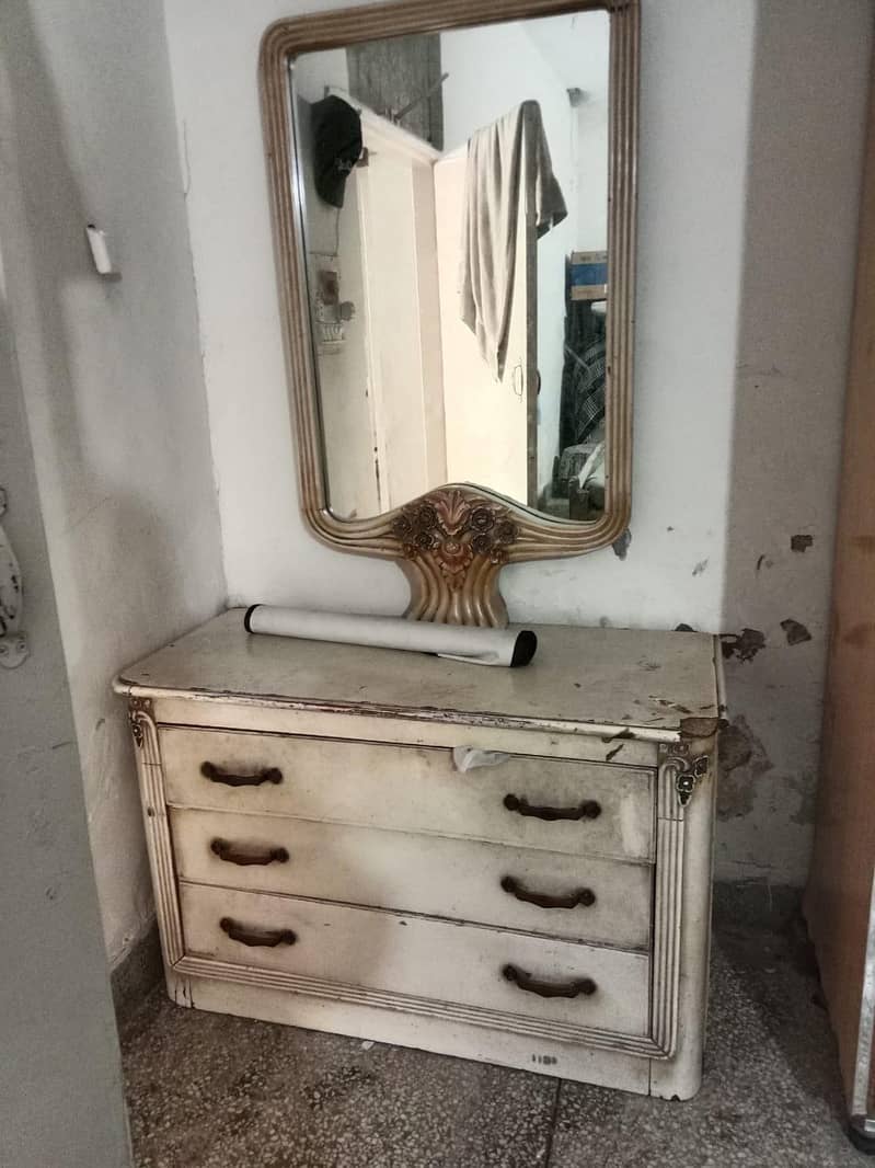 double bed , 2 side tables, mattress, dressing table 0