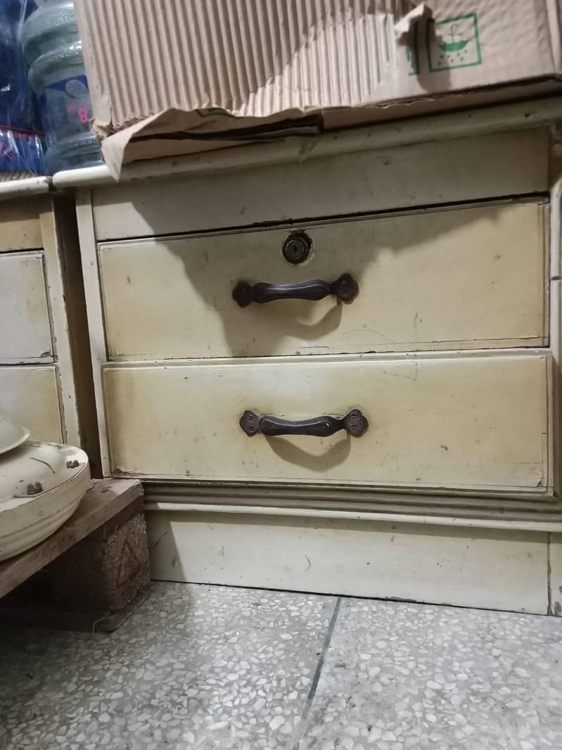 double bed , 2 side tables, mattress, dressing table 3