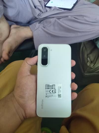 Infinix HOT 70