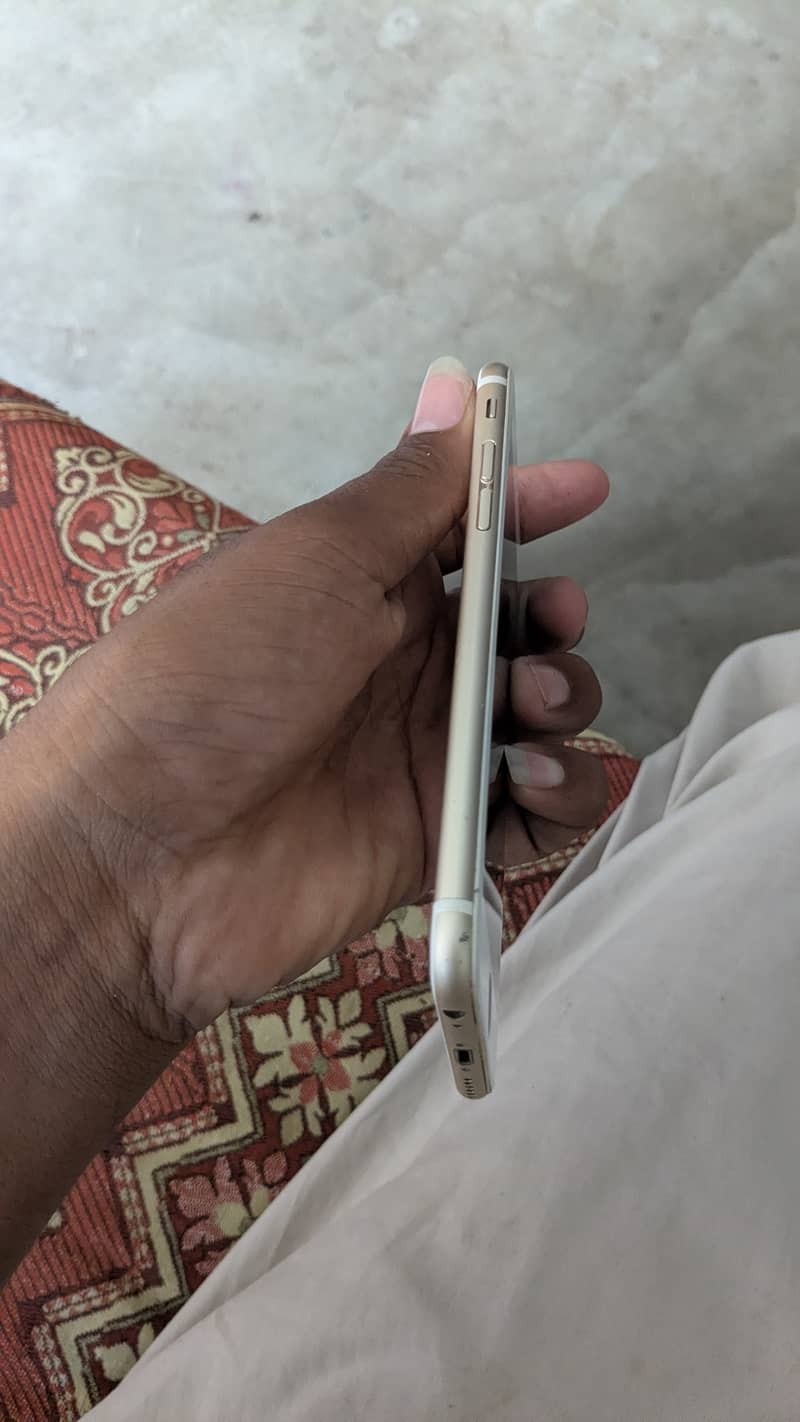 Apple iPhone 6S 1