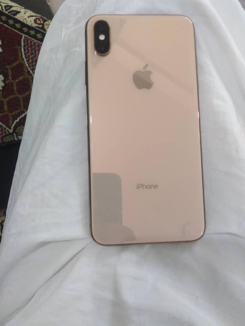 Apple iPhone XS Max 3