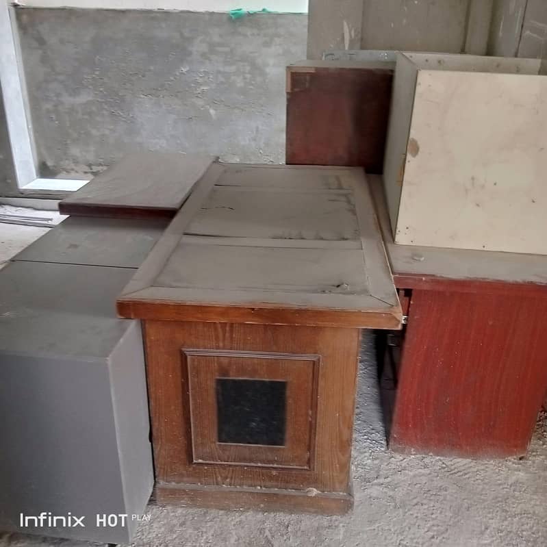 office tables 0