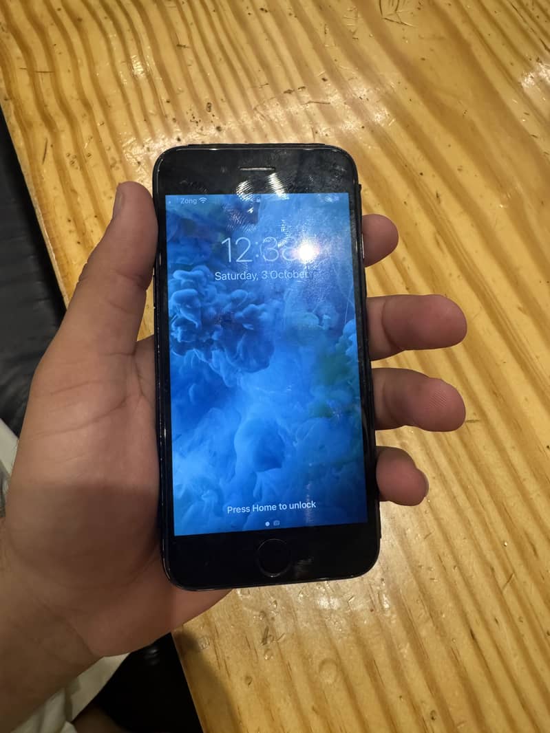 Apple iPhone 7 1