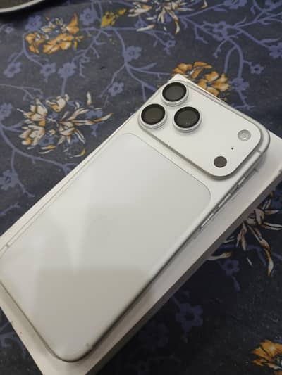 17 pro max silver new condition