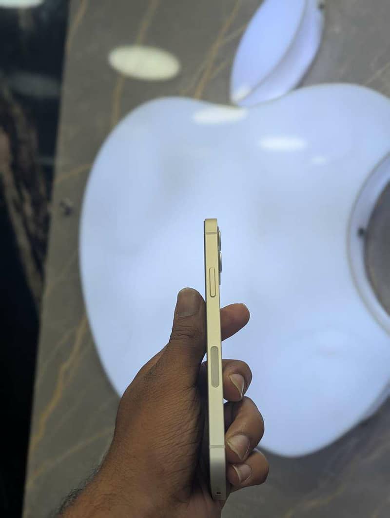 Apple iPhone 12 6