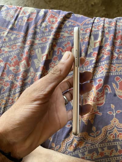 Oppo a57 mobile for sale condition ap picks ma dhik sakta