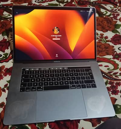 MacBook pro 2017 Model 16GB 256gb