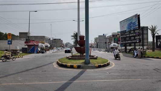 5 Marla Facing Park Plot Available for sale in Block J