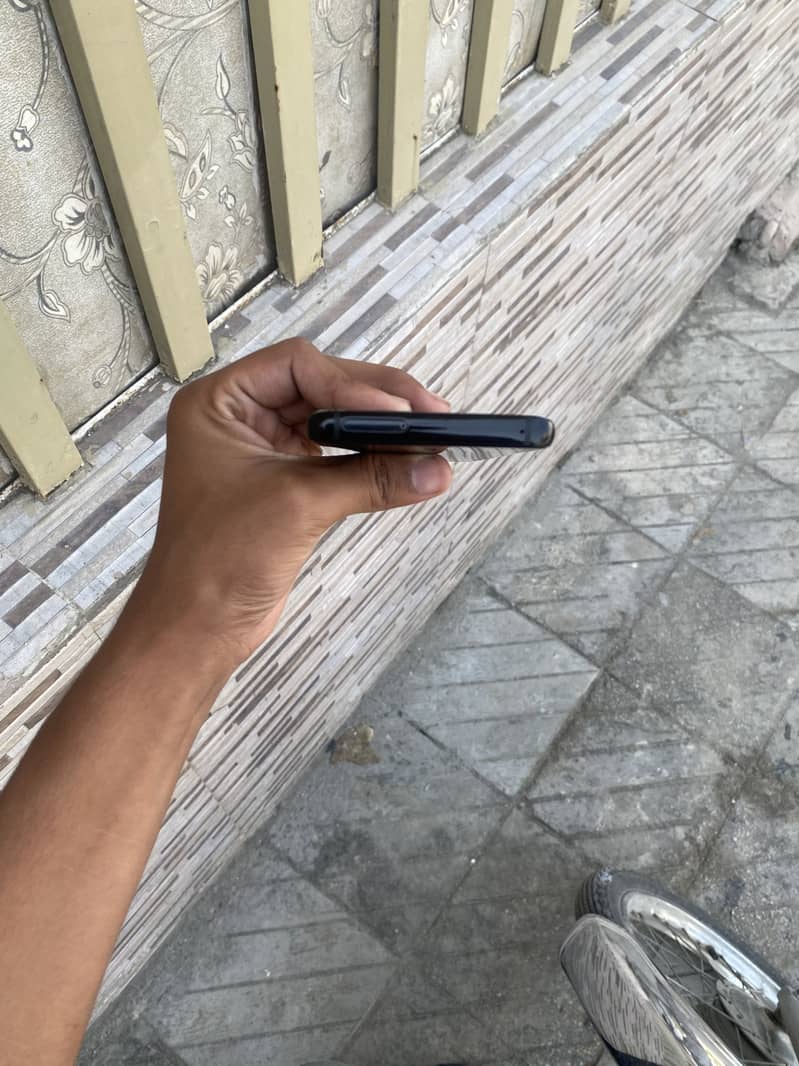 Samsung Mobile Note 8 3