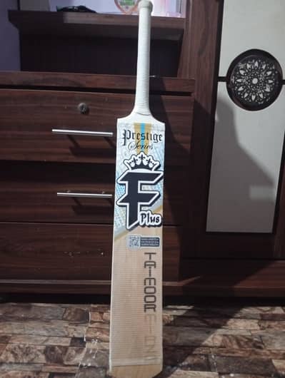 I'm  seling my F plus tab ball bat good condition original bat he