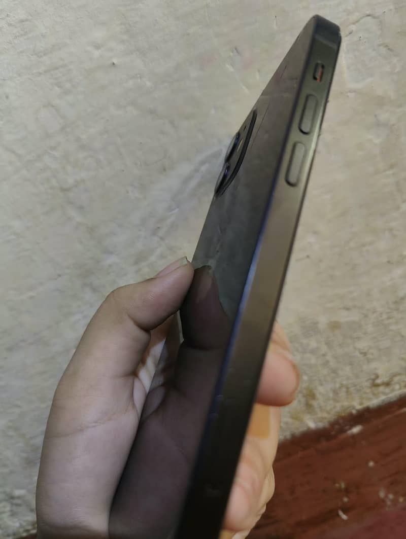 Apple iPhone 12 11