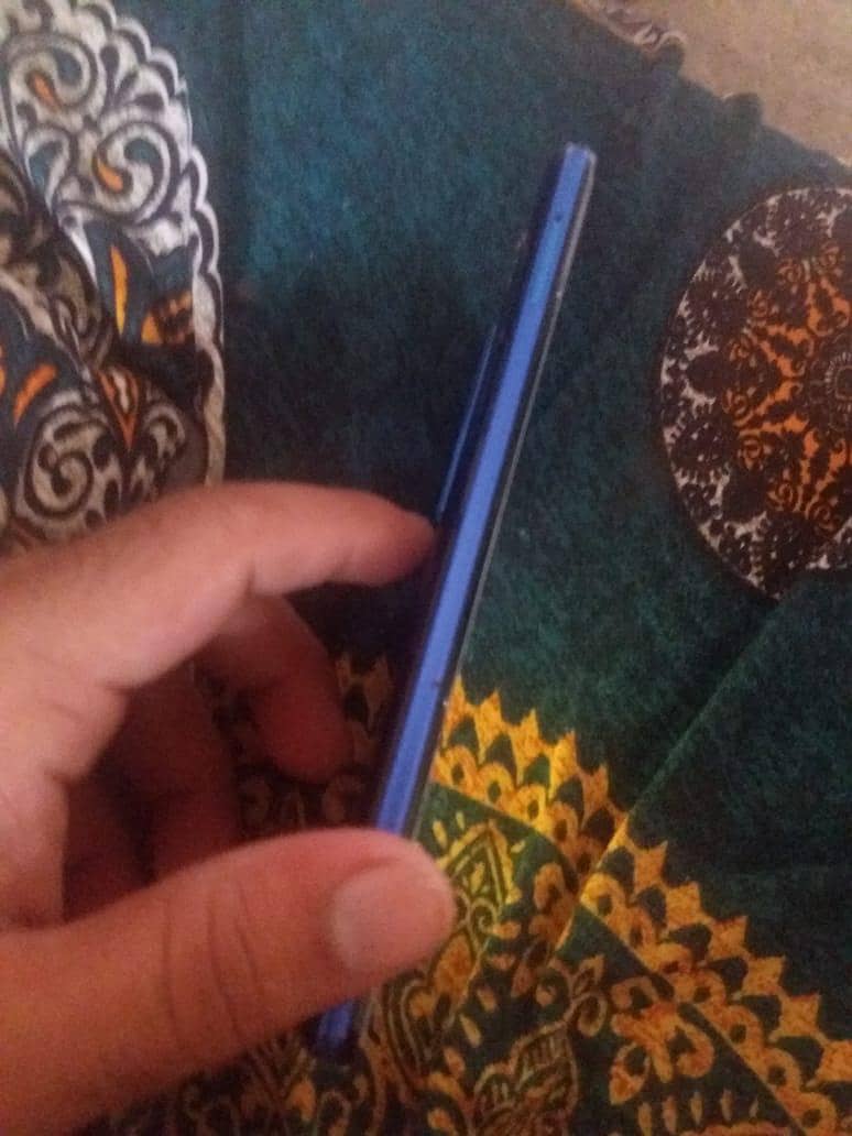 Sharp Aquos R5G 2