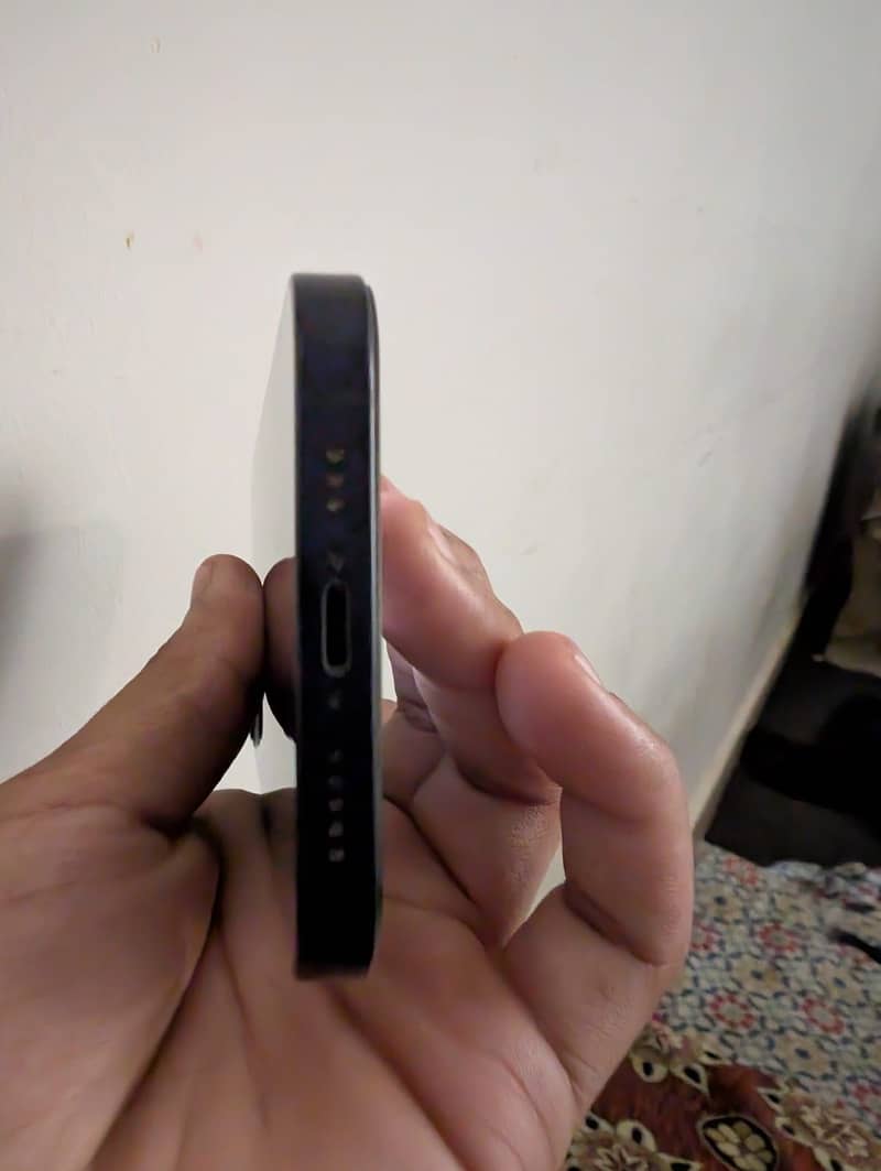 Apple iPhone 12 0