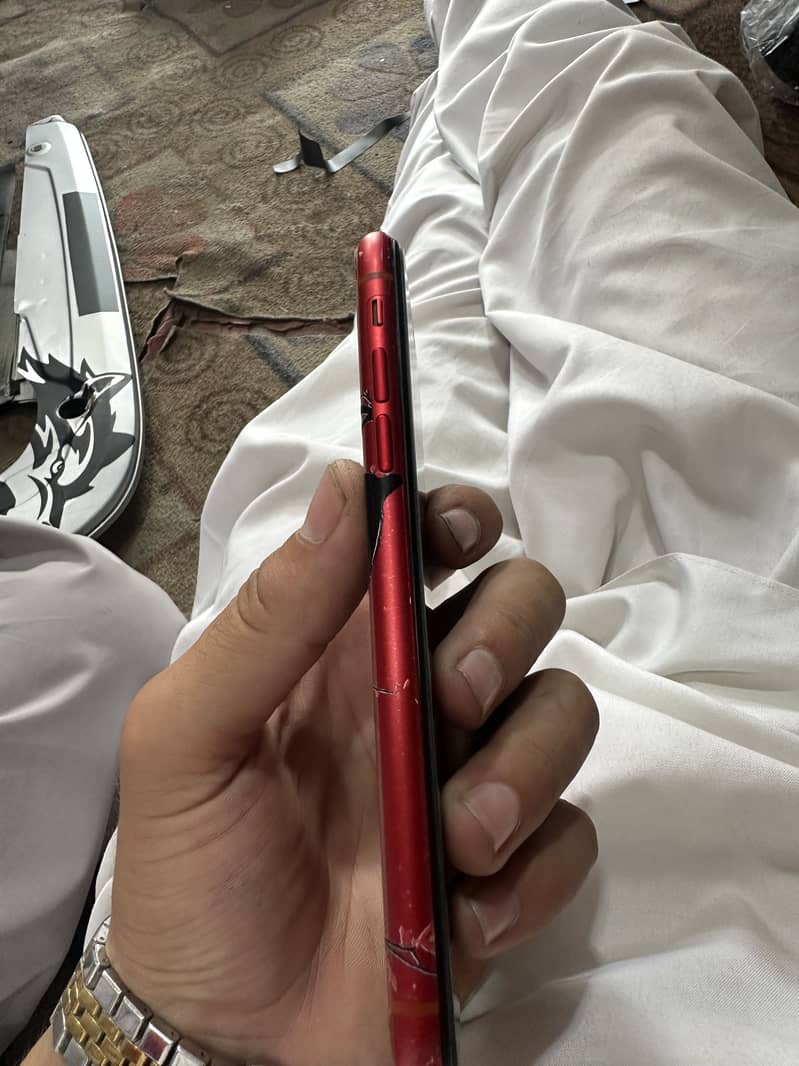 Apple iPhone 11 4