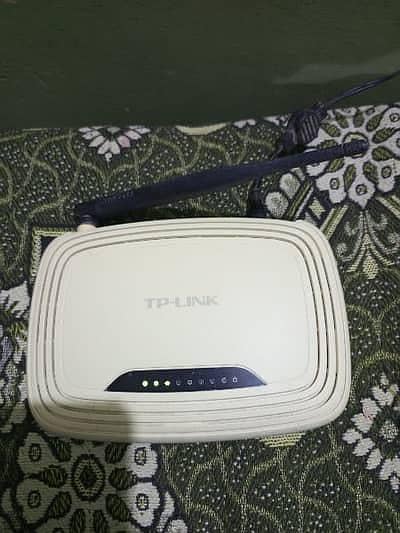 TP LINK ROUTER SINGLE ANTENNA LIKE NEW