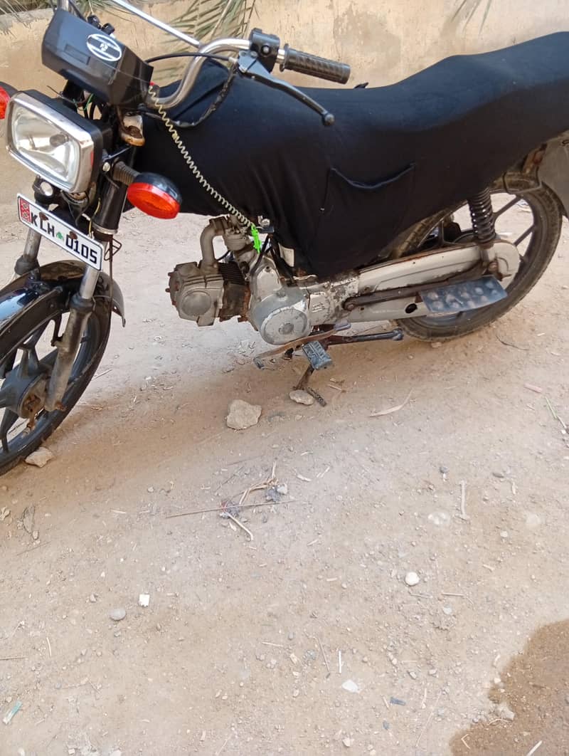 UD100cc 2018 4