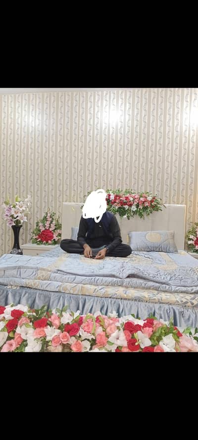furniture for sale king size bed + side table