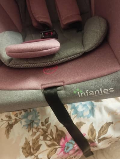 Baby cott and car seat in a very good condition