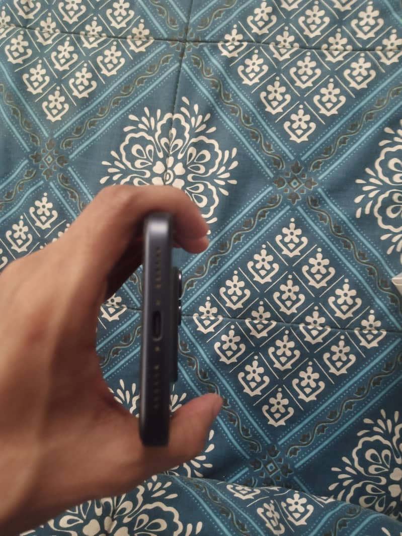 Apple iPhone 17 Pro Max 4