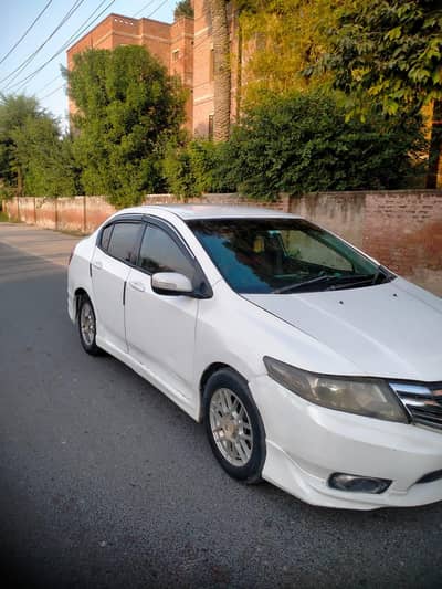 Honda City IVTEC 2015 look like new 03364357086 ta  prius  honda civic