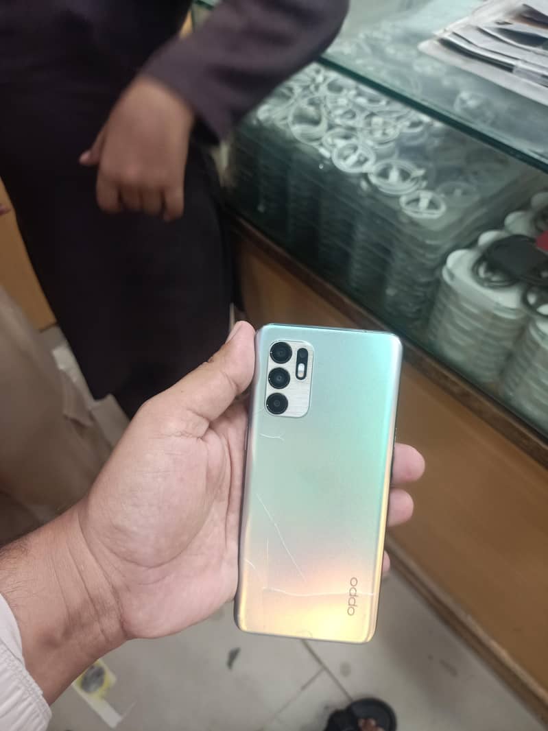 OPPO Reno6 1