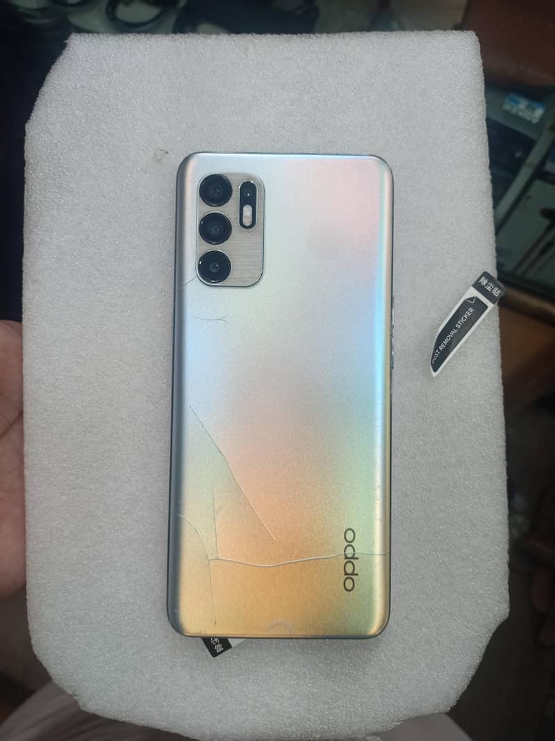 OPPO Reno6 2