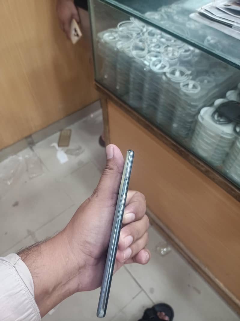 OPPO Reno6 3