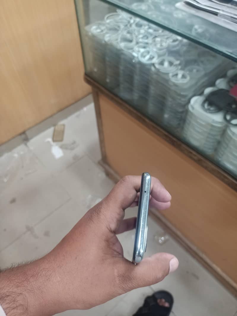 OPPO Reno6 4