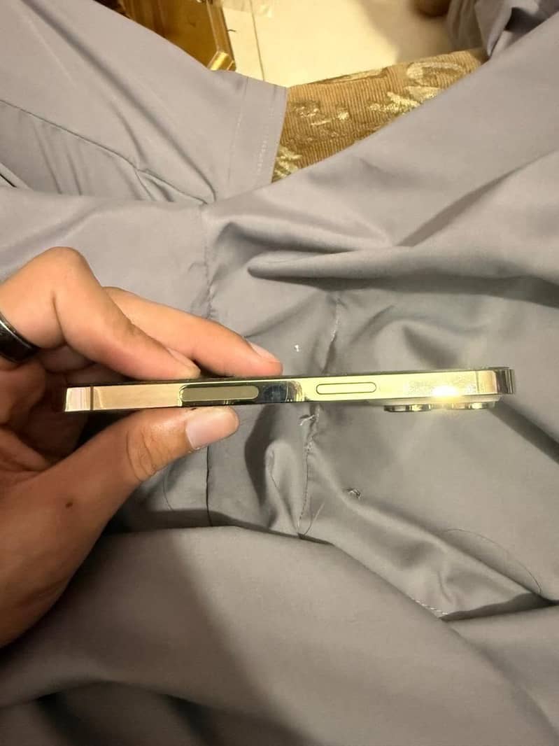 Apple iPhone 14 Pro 3