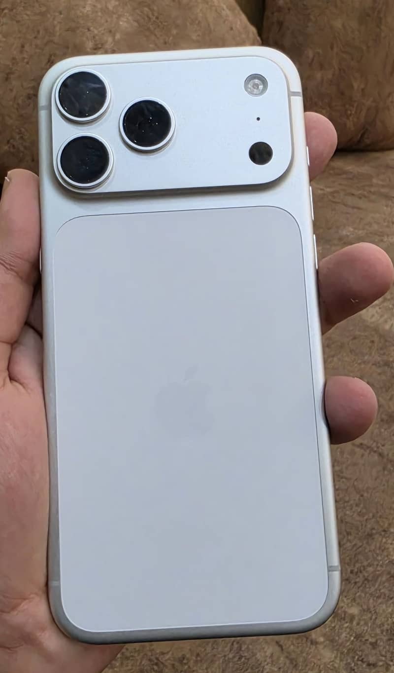 Apple iPhone 17 Pro Max 0