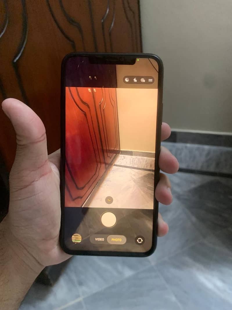 Apple iPhone 11 Pro Max 8