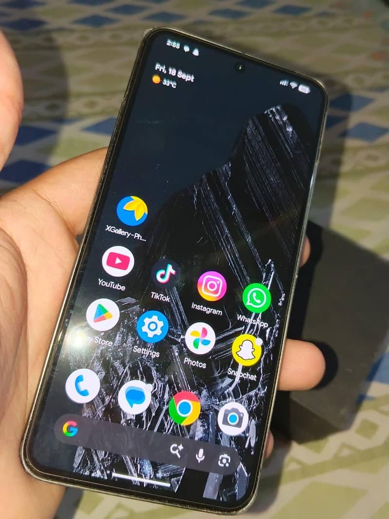 Google Pixel 8 4
