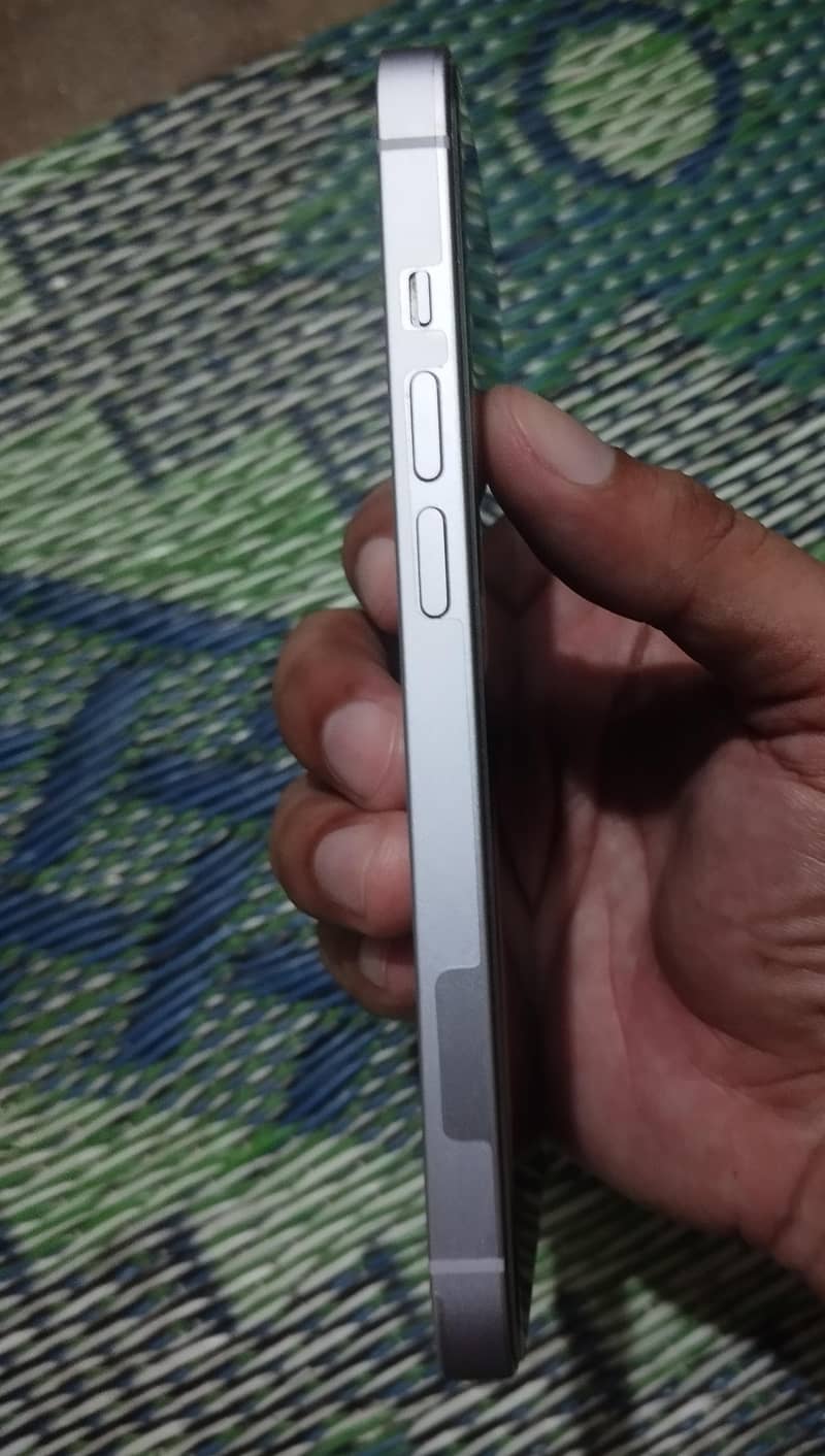 Apple iPhone 14 6