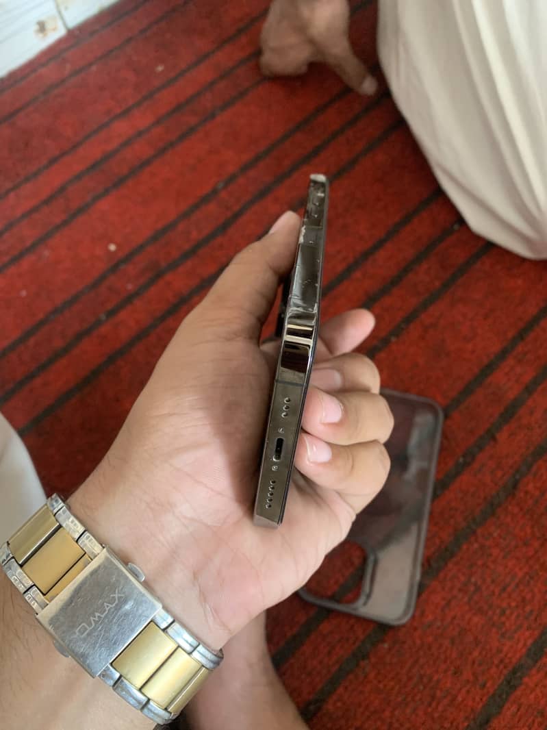 Apple iPhone 13 Pro 0