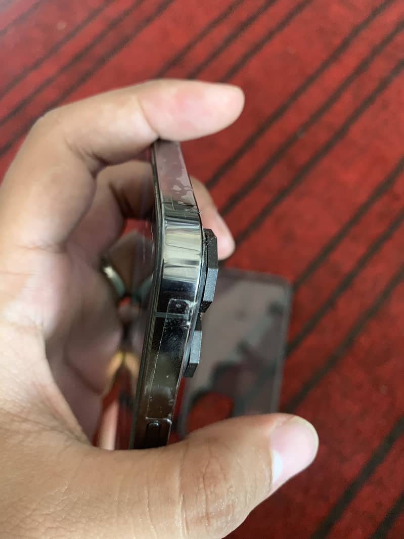 Apple iPhone 13 Pro 1