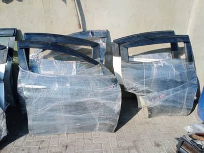 Honda vezel pearl white and green color doors available